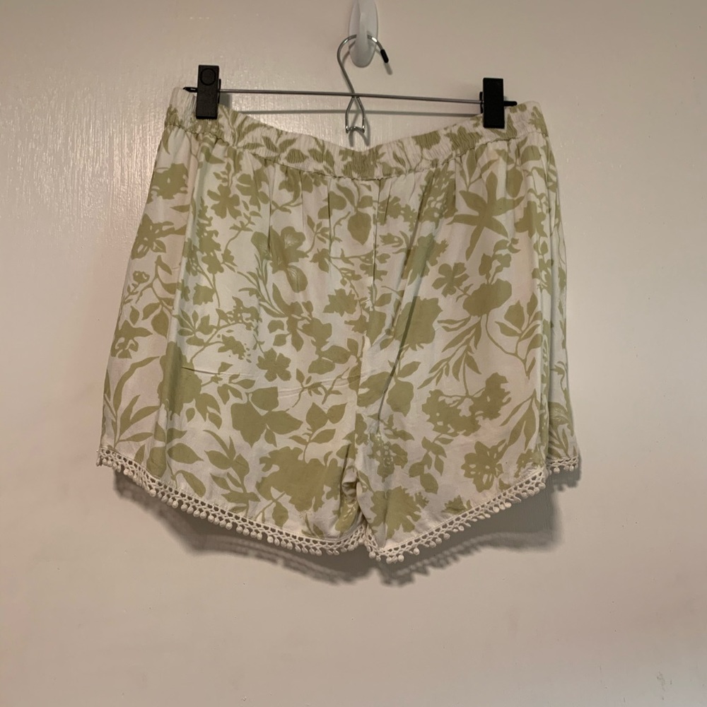 QUINN green and white shorts